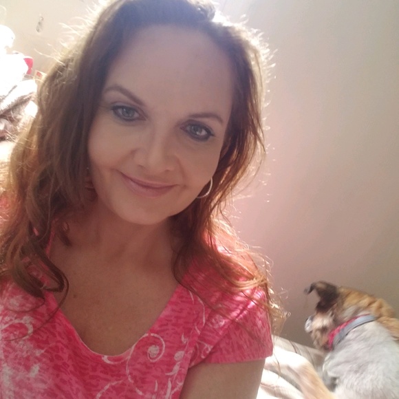 Meet your Posher, Rachel - Picture 2 of 2